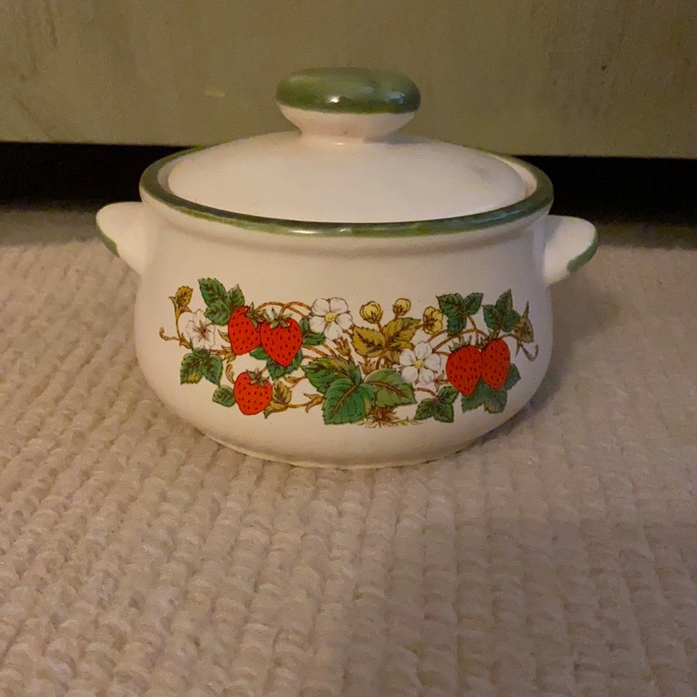 Vintage Ceramic Individual Covered Casserole Dish, Wild Strawberry Pattern